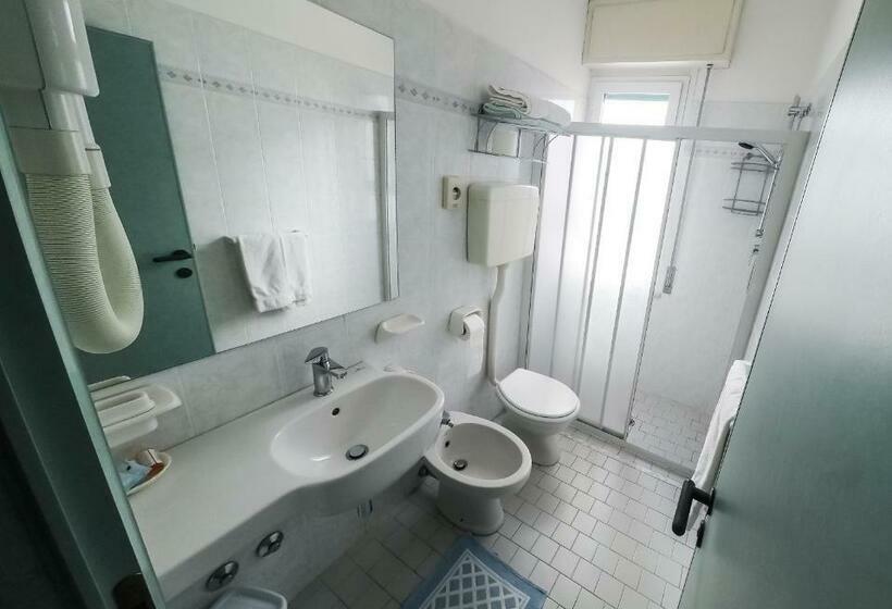 Трехместный Номер Стандарт с Балконом, Simplon