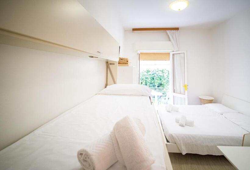 标准三人间, Villa Delfa