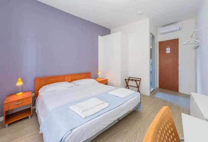 4 Bett Standardzimmer, Villa Delfa