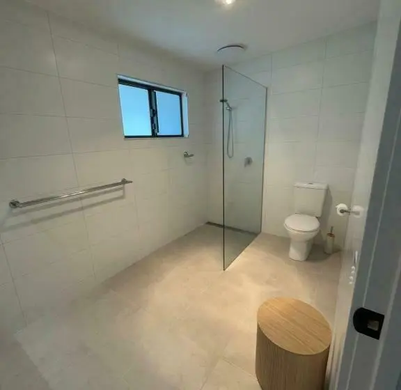 اتاق لوکس, Inverloch Motel