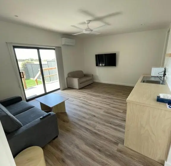 اتاق لوکس, Inverloch Motel