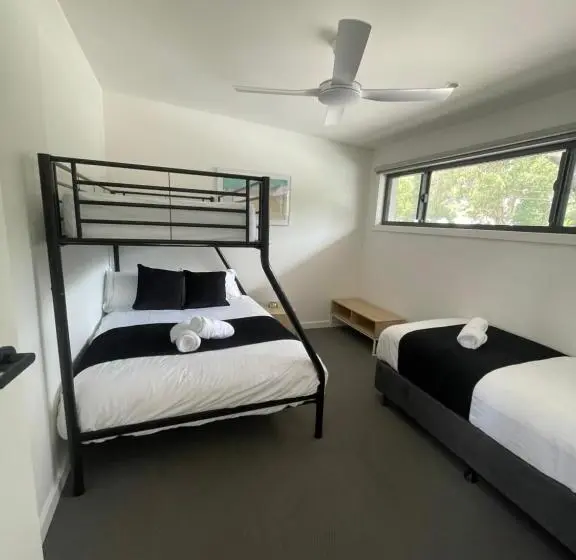 اتاق لوکس خانوادگی, Inverloch Motel