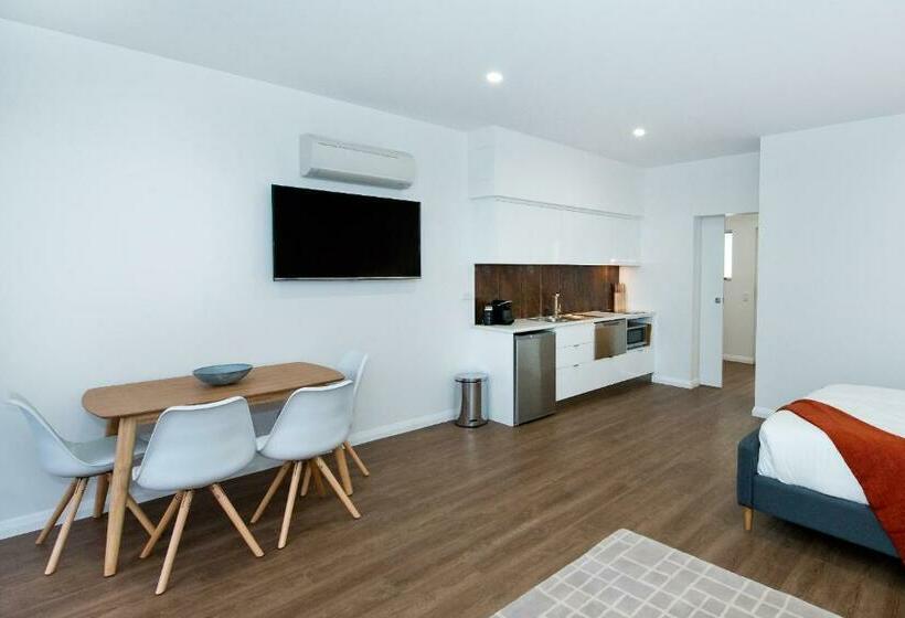 スタンダードスタジオ, Loxton Courthouse Apartments