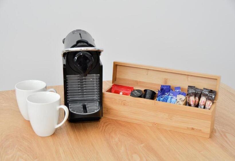 スタンダードスタジオ, Loxton Courthouse Apartments