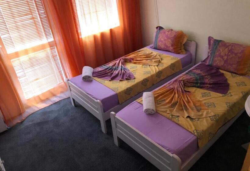 اتاق استاندارد, Guesthouse Flora