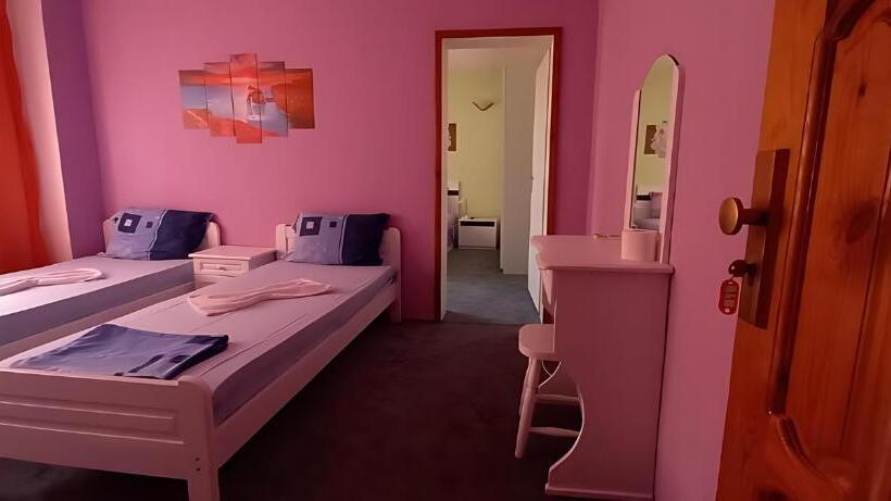 סוויטת ג'וניור, Guesthouse Flora