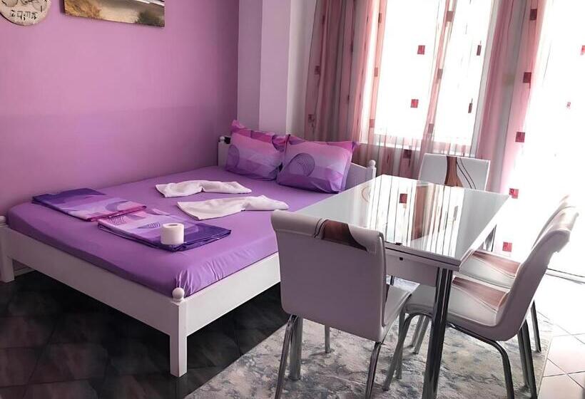 דירת חדר עם טרסה, Guesthouse Flora