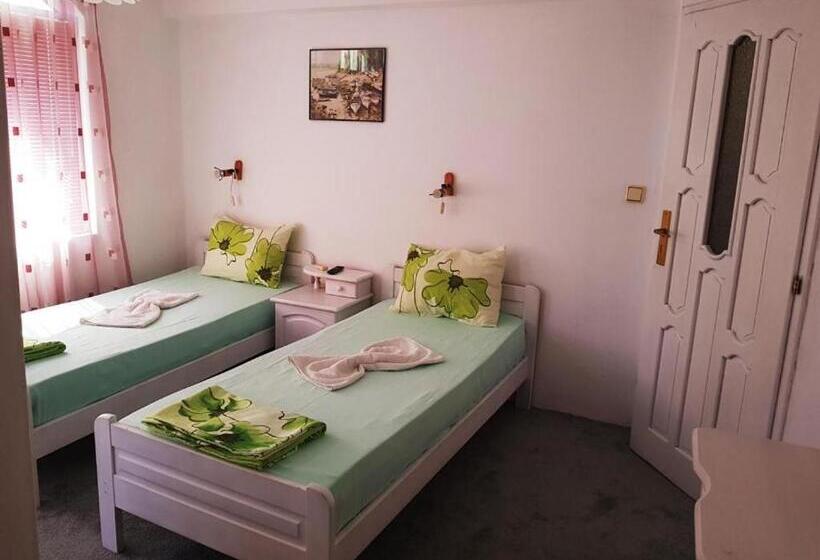 חדר סטנדרט, Guesthouse Flora