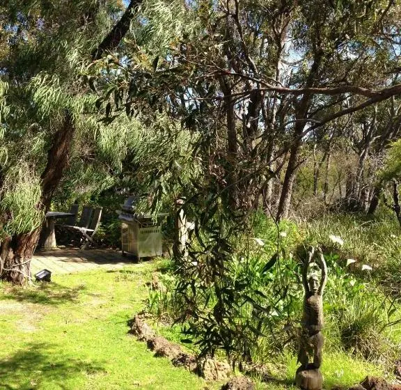 デラックスルーム, Llewellin S Guest House