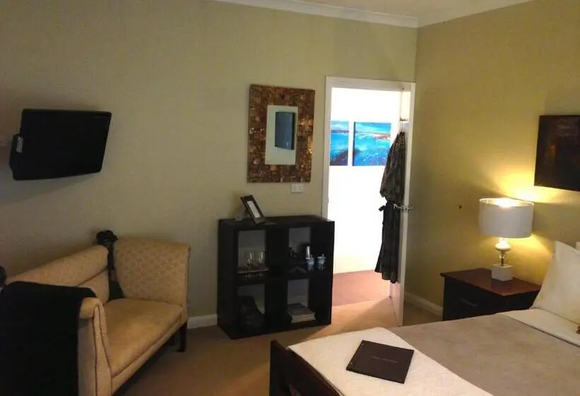 デラックスルーム, Llewellin S Guest House