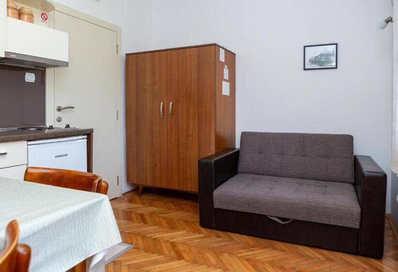 آپارتمان 1 خوابه, Smeštaj Luka