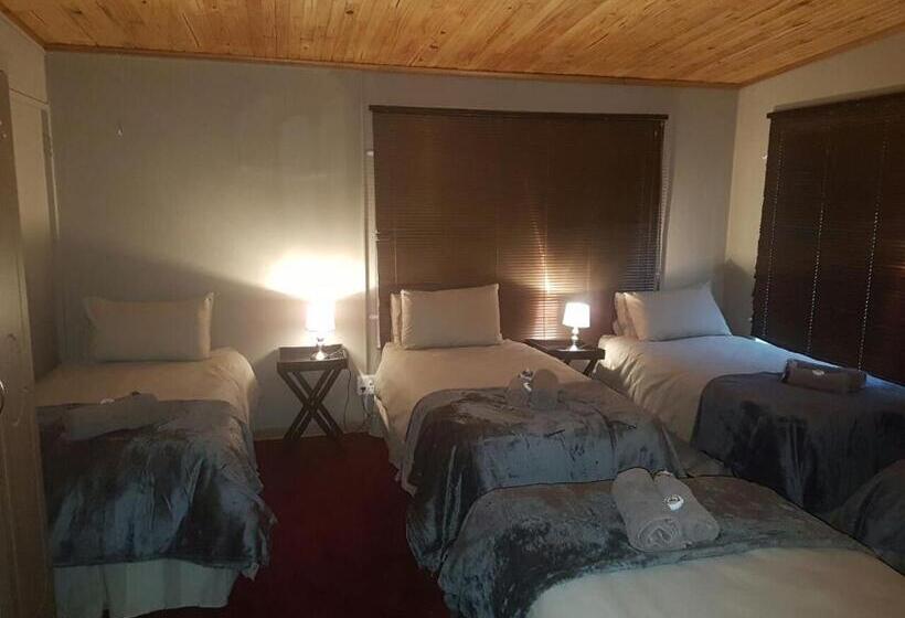 חדר משפחתי, The Highland Inn