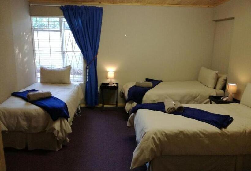 חדר סטנדרט לארבעה, The Highland Inn