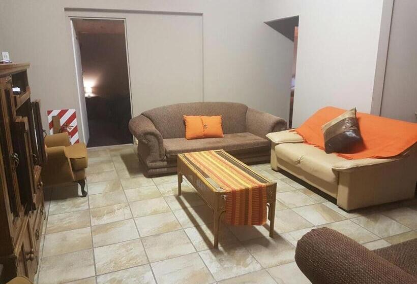 חדר סטנדרט לשלושה, The Highland Inn