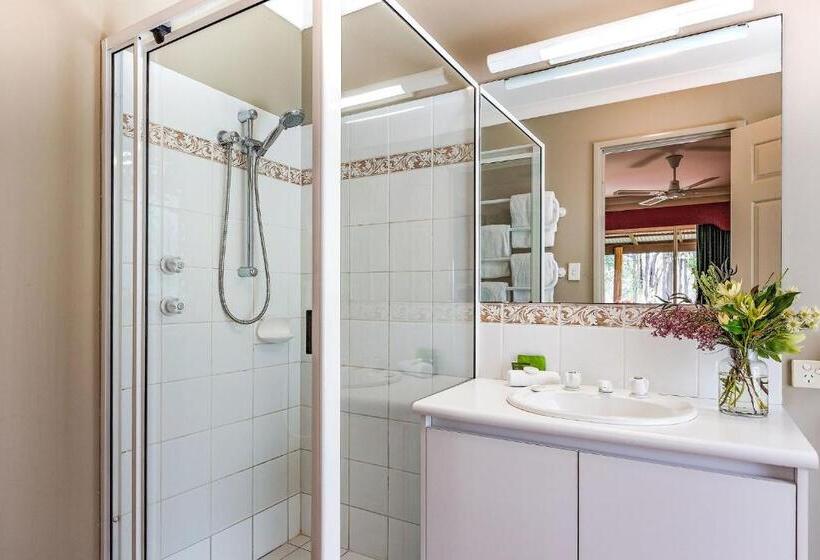 一居室别墅, The Grove Distillery & Brewery