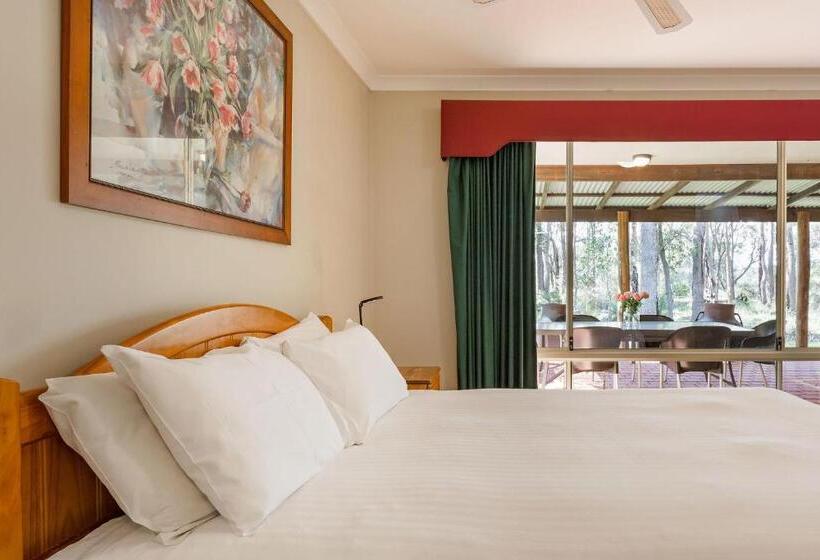 一居室别墅, The Grove Distillery & Brewery