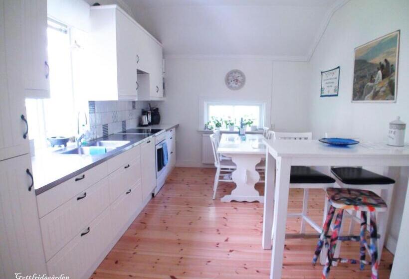 Семейный Номер Совместный Санузел, Gottfridsgården