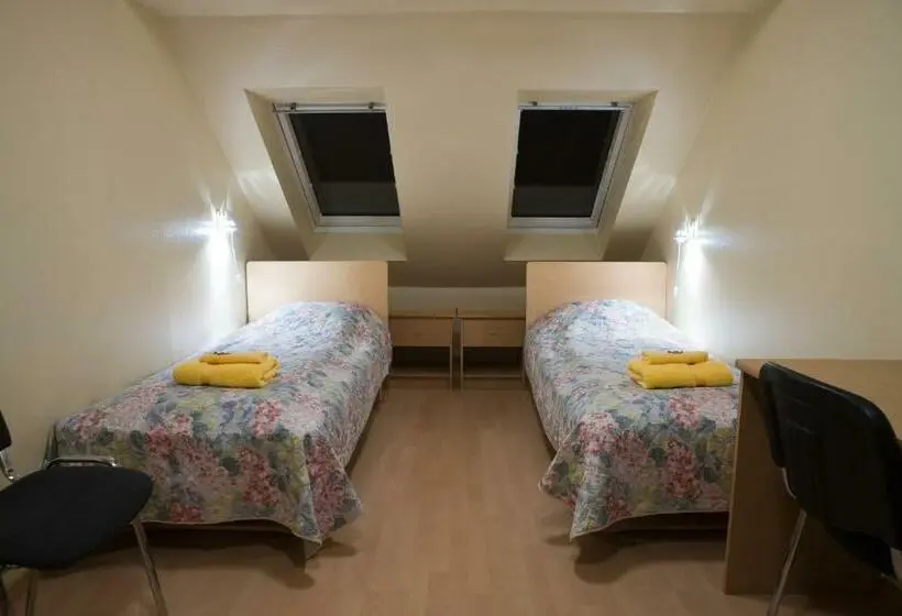 اتاق استاندارد با سرویس بهداشتی مشترک, Posti Hostel