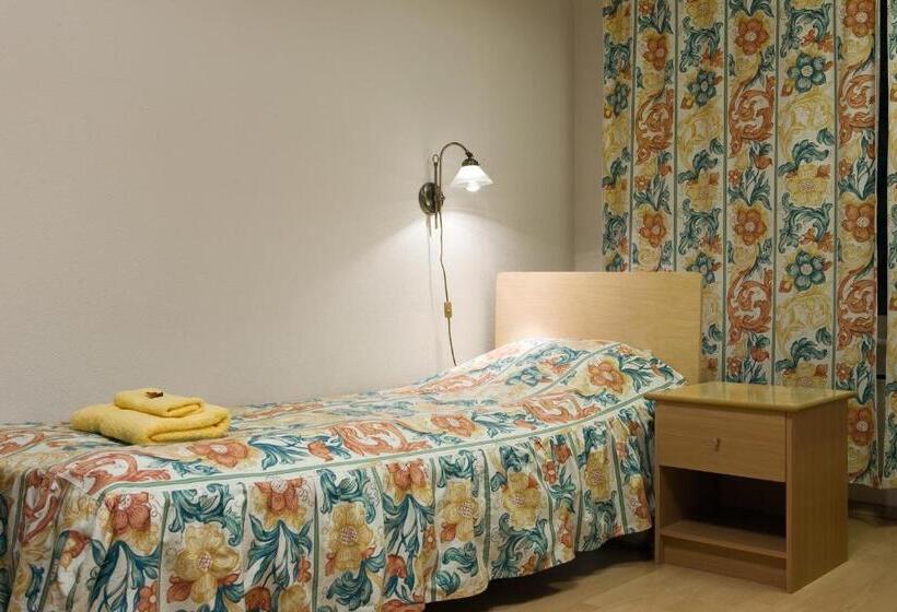 اتاق استاندارد با سرویس بهداشتی مشترک, Posti Hostel