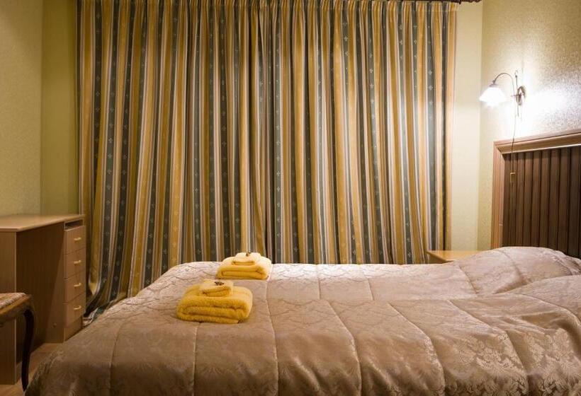 اتاق استاندارد با سرویس بهداشتی مشترک, Posti Hostel