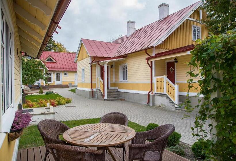 اتاق لوکس, Posti Hostel