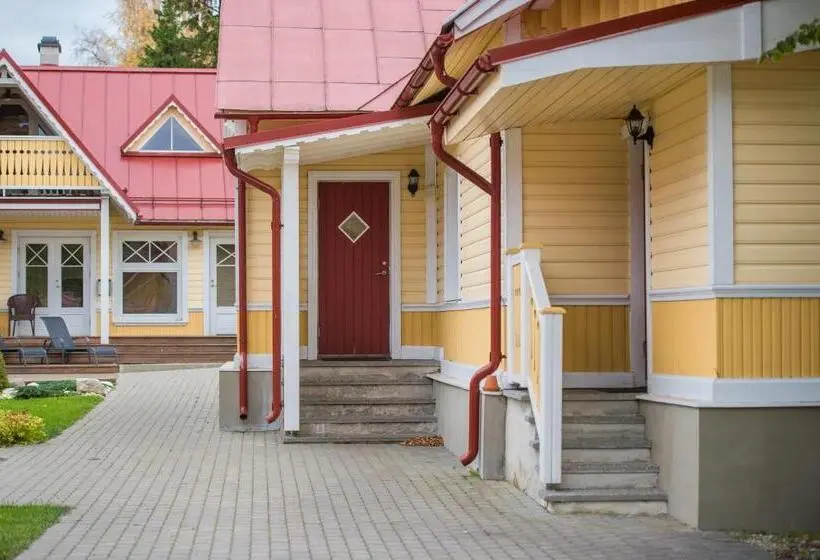 اتاق لوکس, Posti Hostel
