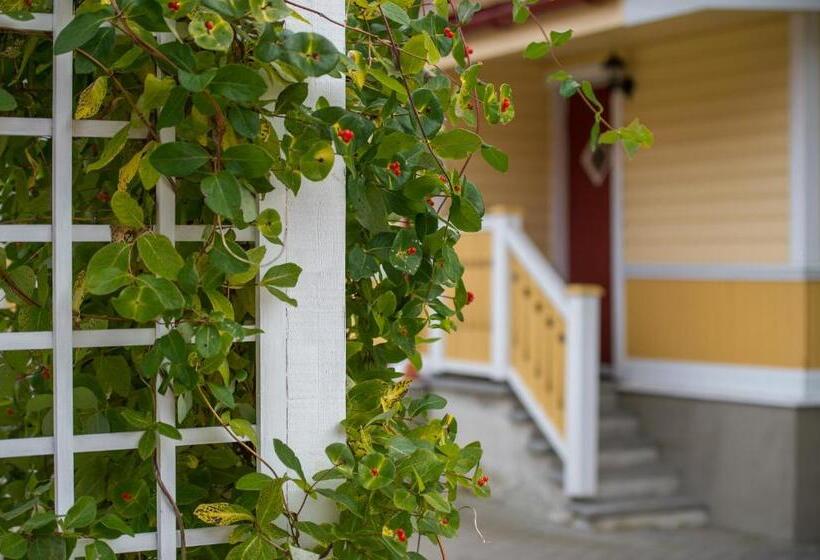 اتاق لوکس, Posti Hostel