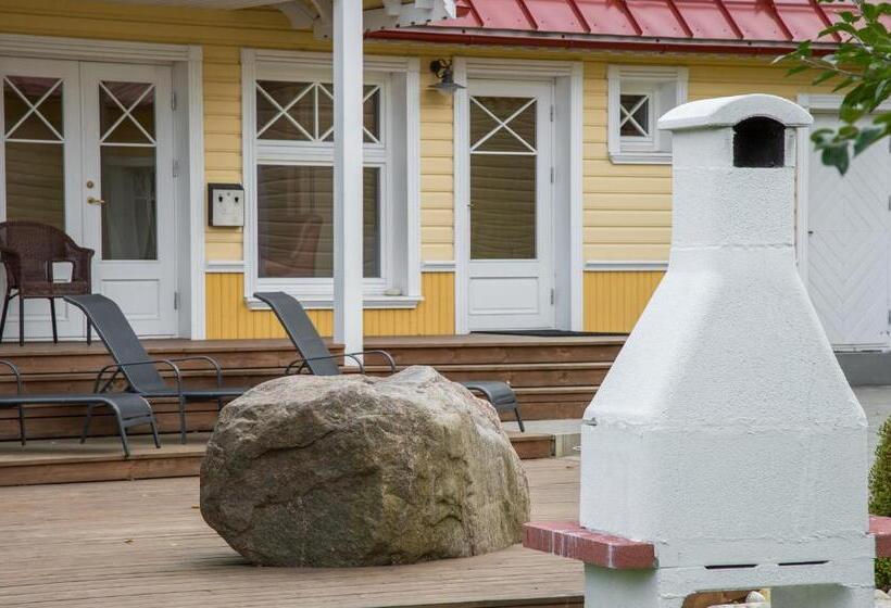 خانه 1 خوابه, Posti Hostel