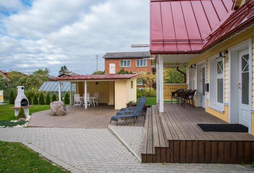 خانه 1 خوابه, Posti Hostel