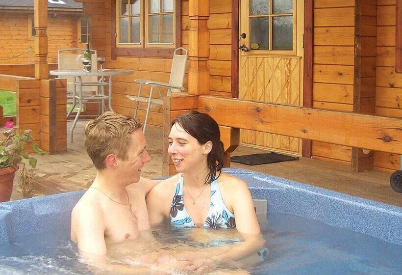 １ベッドルームハウス, Home Farm