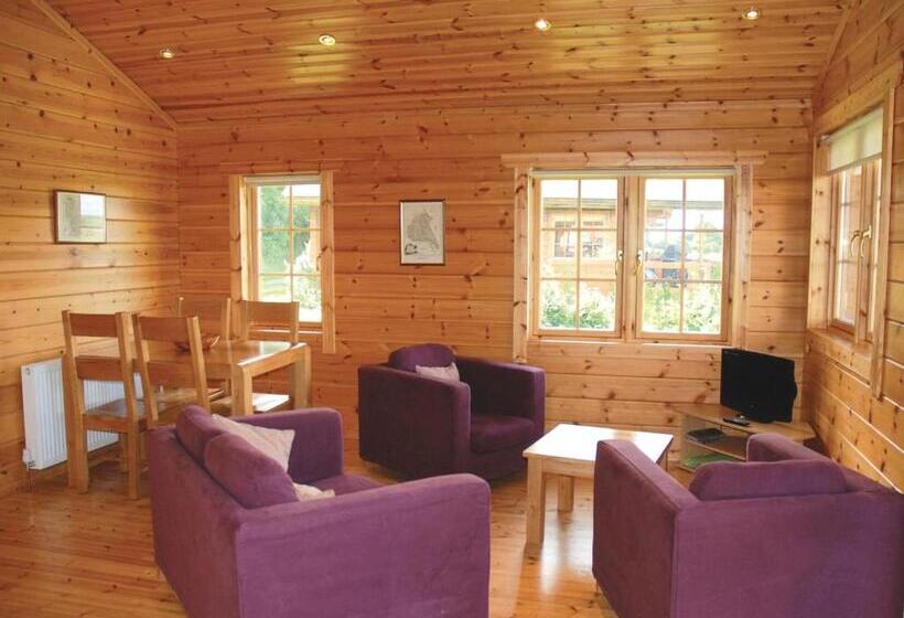 １ベッドルームハウス, Home Farm