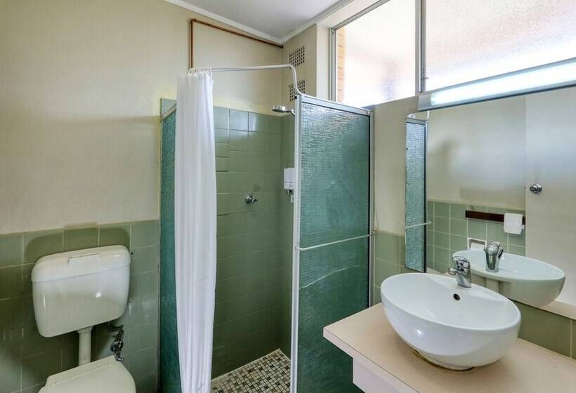 חדר דלוקס, Silver Oaks Motel