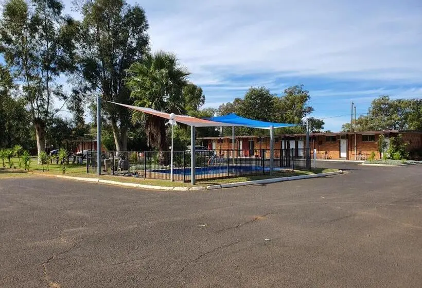 デラックスルーム, Silver Oaks Motel