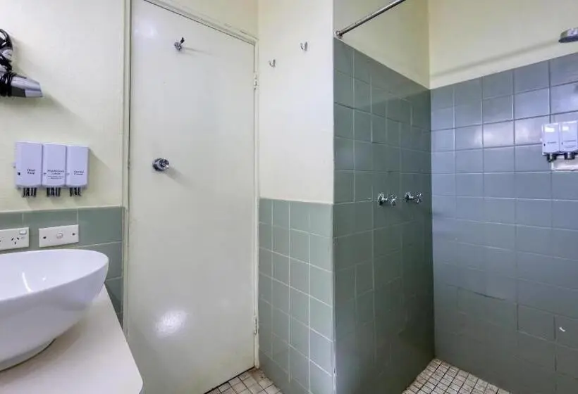 デラックスルーム, Silver Oaks Motel