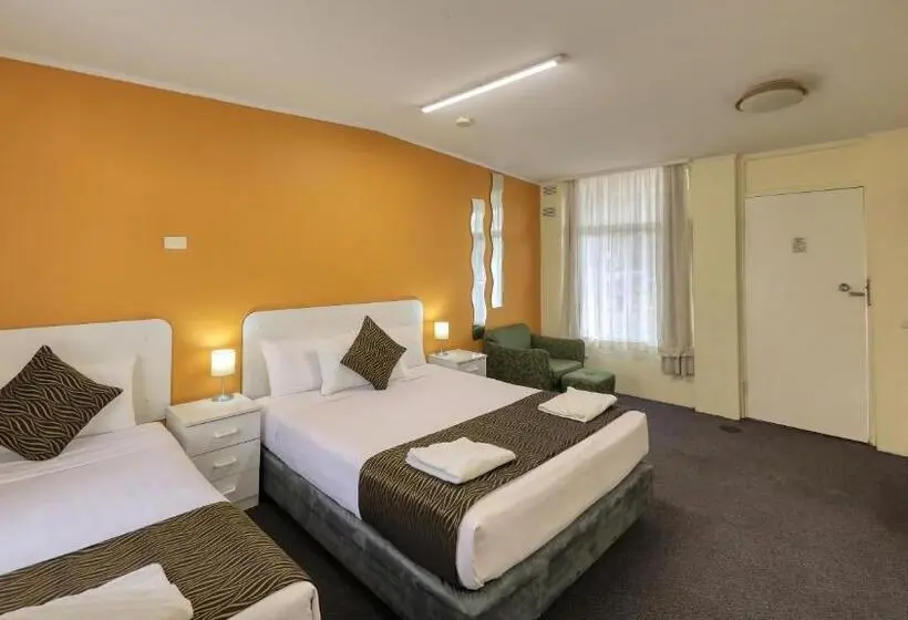 デラックスルーム, Silver Oaks Motel