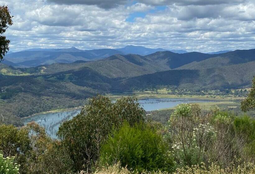 キャビン, Willowlake Cottages