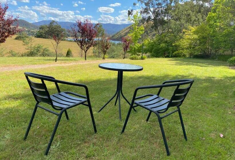 キャビン, Willowlake Cottages