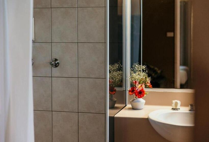 جناح غرفتين نوم, Abacus Motel