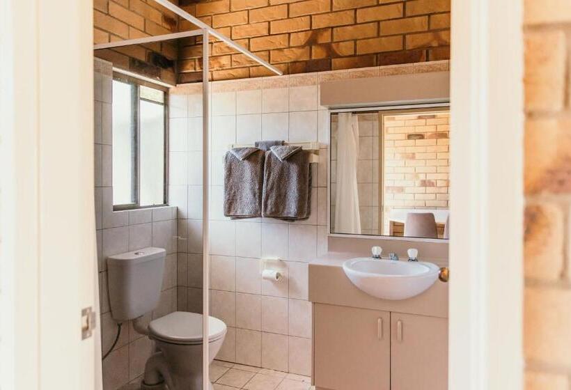 سوئیت 2 خوابه, Abacus Motel