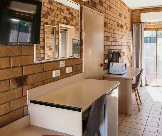 اتاق استاندارد, Abacus Motel