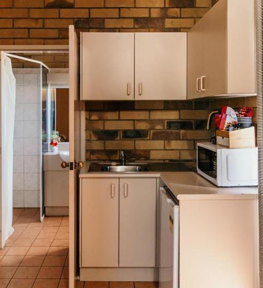 سوئیت 2 خوابه, Abacus Motel