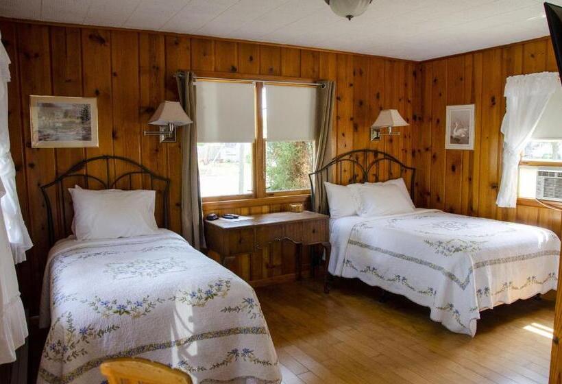 Трехместный Номер Deluxe, Ludington Blue Spruce Inn