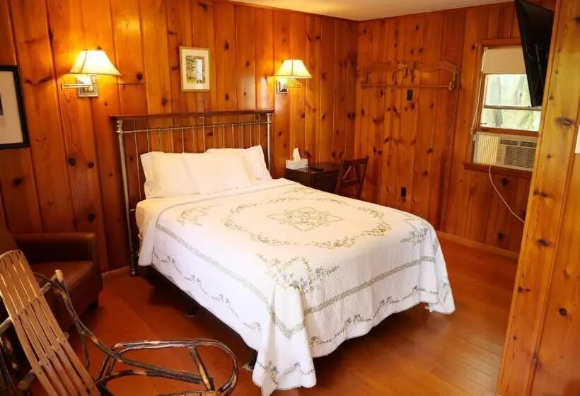 デラックスルーム, Ludington Blue Spruce Inn