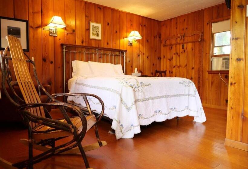 Номер Deluxe, Ludington Blue Spruce Inn