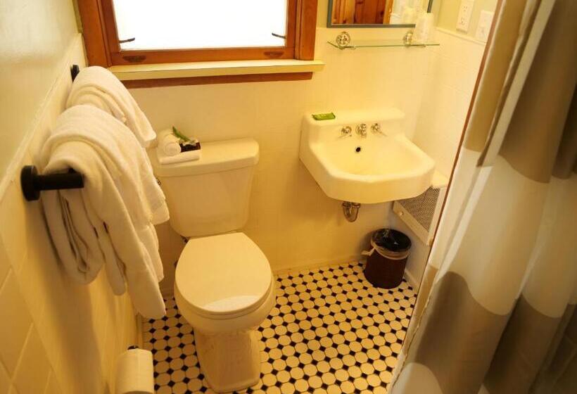 Номер Deluxe, Ludington Blue Spruce Inn