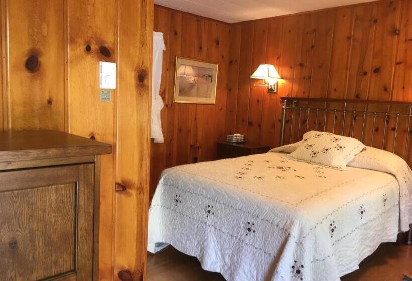 Номер Deluxe, Ludington Blue Spruce Inn