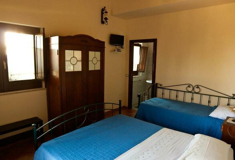 اتاق کلاسیک سه تخته, B&b Terre Di Paestum