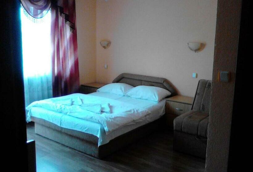 اتاق استاندارد سه نفره, B&b Vila Raj