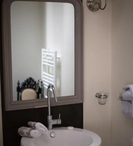 キングサイズベッドのデラックススイート, Chambres D'hotes La Chartreuse Des Eyres