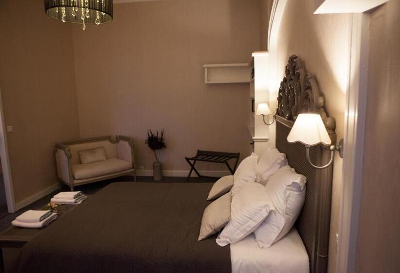 Люкс Deluxe Кровать Кинг, Chambres D'hotes La Chartreuse Des Eyres